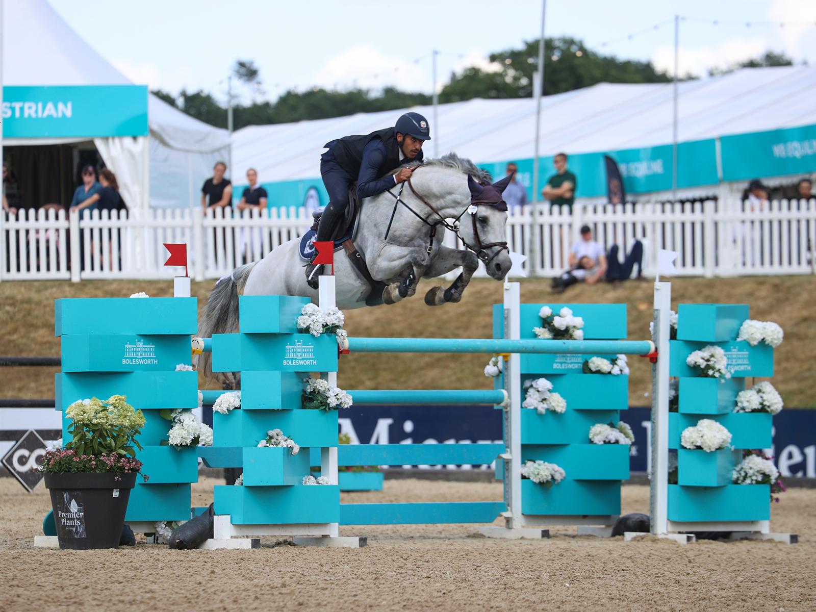 فريق وزارة الداخلية لقفز الحواجز يحقق إنجازاً دولياً مشرفاً في المملكة المتحدة<